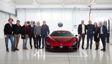 Alfa Romeo 33 Stradale, consegnato l'esemplare numero 1
