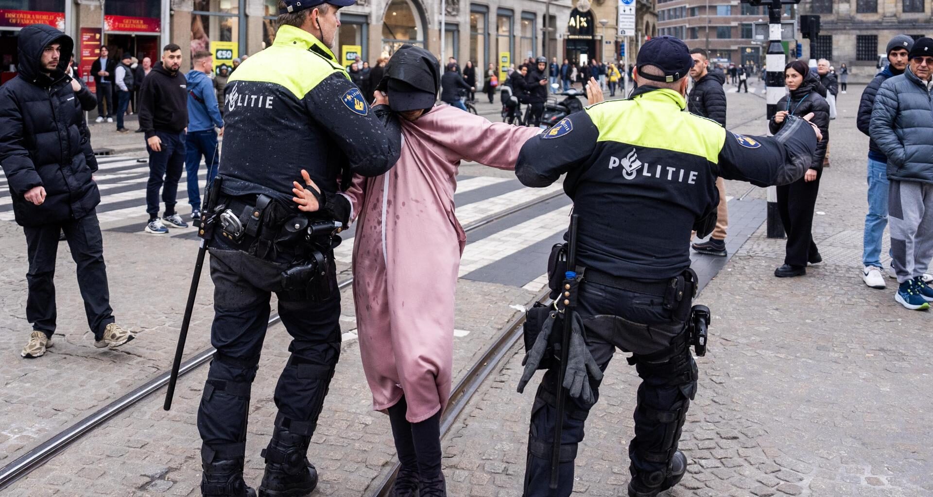 Five convicted over Amsterdam clashes with Israeli football fans | Football News