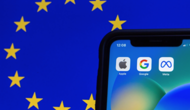 Apple Faces New EU Call to Open iPhone to Competitors