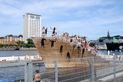 The Byrgge Island Harbour Bath, located near the city’s center.