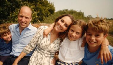 Kate and Prince William opt for a very symbolic photo for their Christmas card – Metro World News