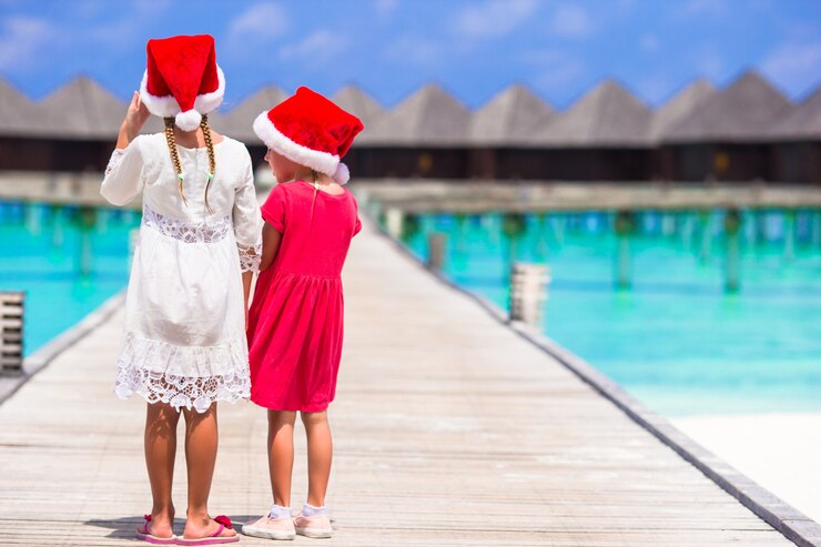 USA, Canada, Germany, Italy, Norway, Maldives, Hawaii, Austria, Czech Republic Showcase Top 12 Christmas Getaways with Unique Festive Celebrations