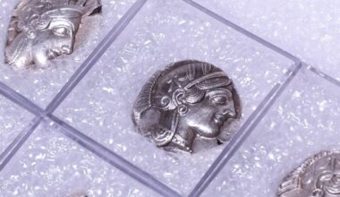 Greece returns 1,055 ancient coins to Turkey