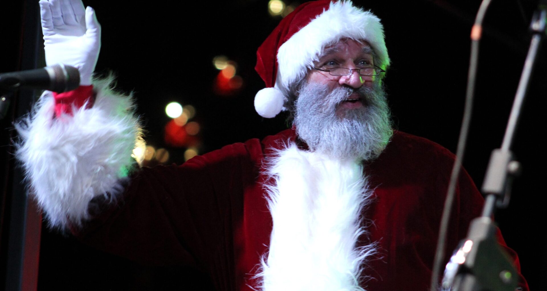 Avenue Flashes: Head to downtown Golden for holiday shopping and entertainment