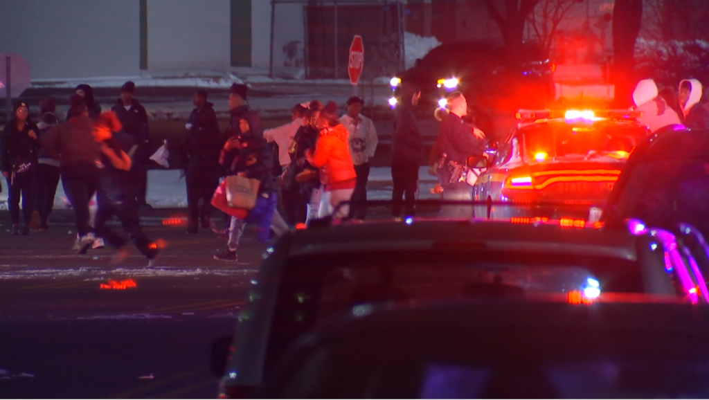 Greece Police respond to chaos at the mall exactly 1 year after similar incident
