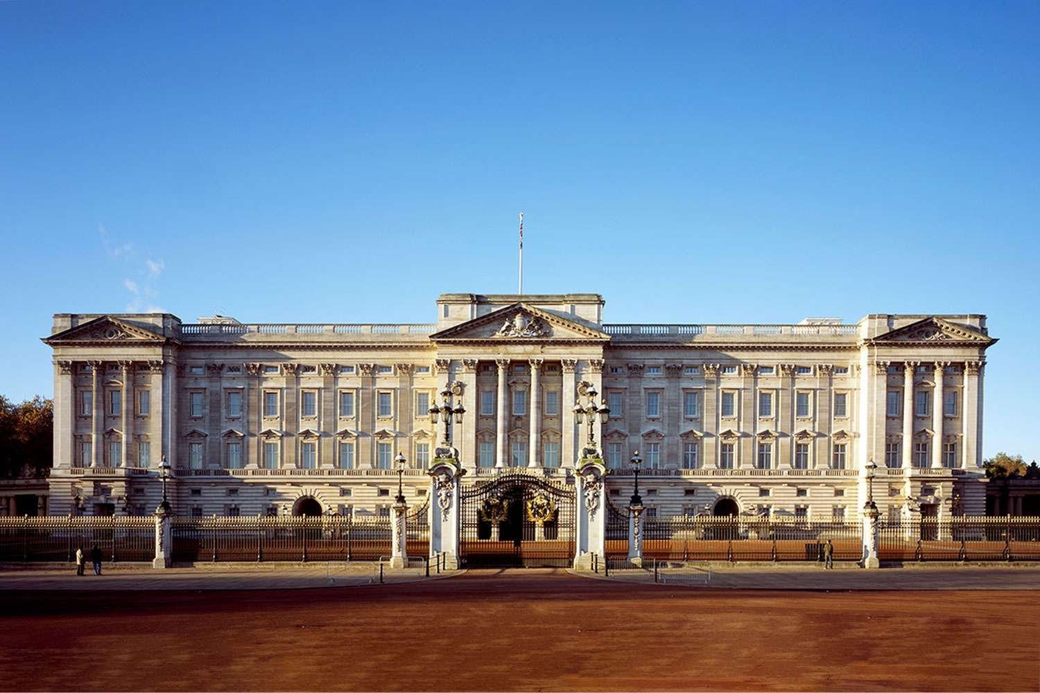 Buckingham Palace ‘Housemaid’ Arrested at Bar After Christmas Party