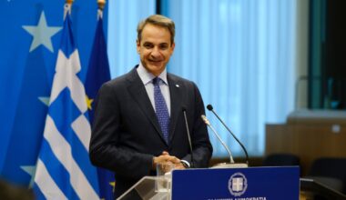 Greece to Cap Banks' Fees on Money Transfers