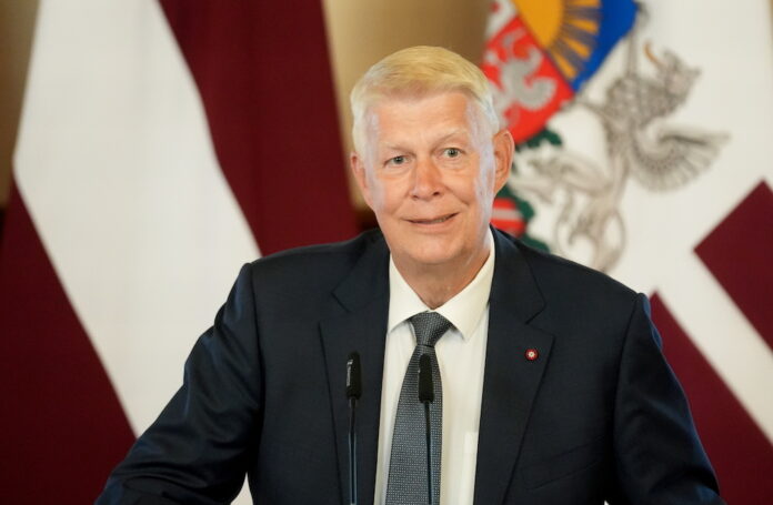 “Comical display of political parties’ failure” – Zatlers on failed election of Governor of Bank of Latvia