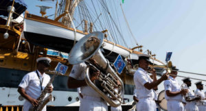 Mumbai festeggia l'arrivo della mave Vespucci