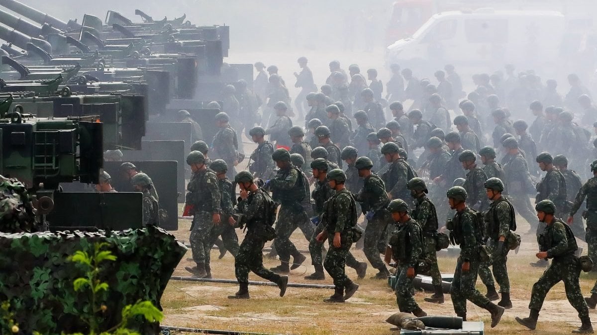 Empty shelves and car shortages - what happens to the UK if China blockades Taiwan