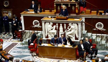 French government felled in no-confidence vote, deepening political crisis