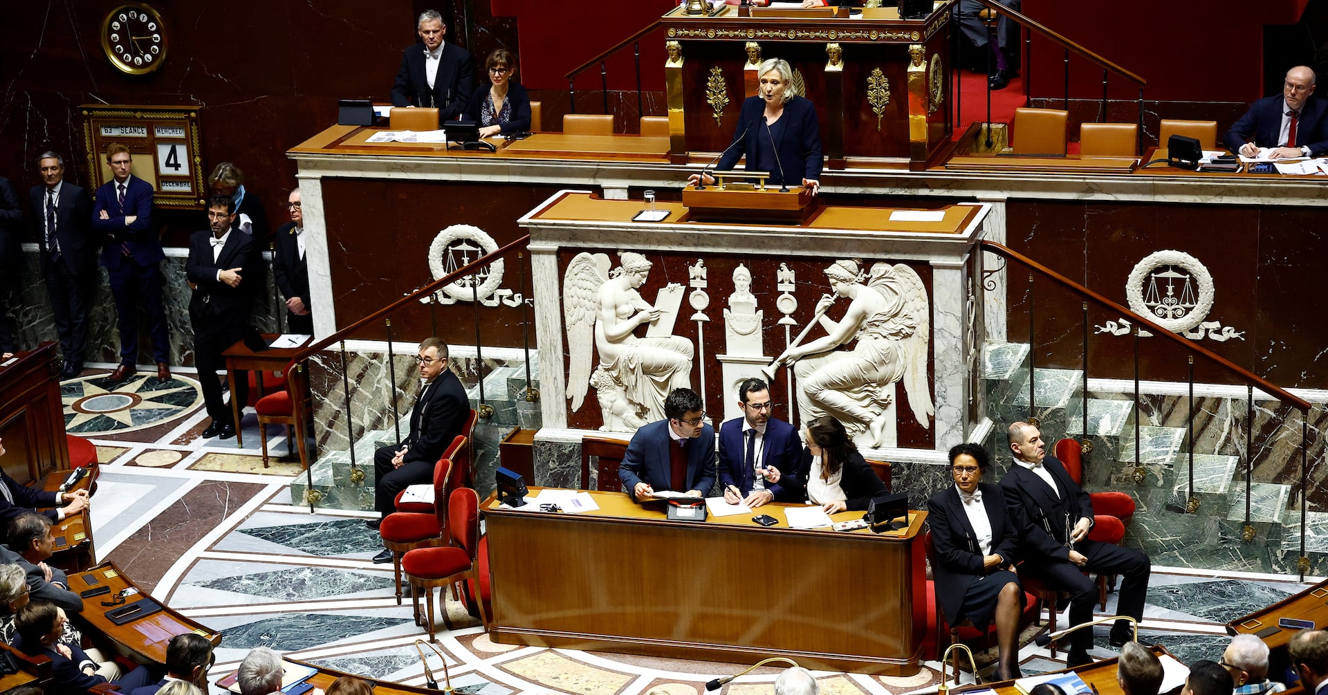 French government felled in no-confidence vote, deepening political crisis