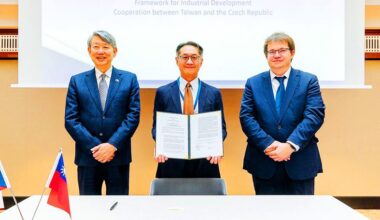 Minister back after clinching German, Czech tech pacts