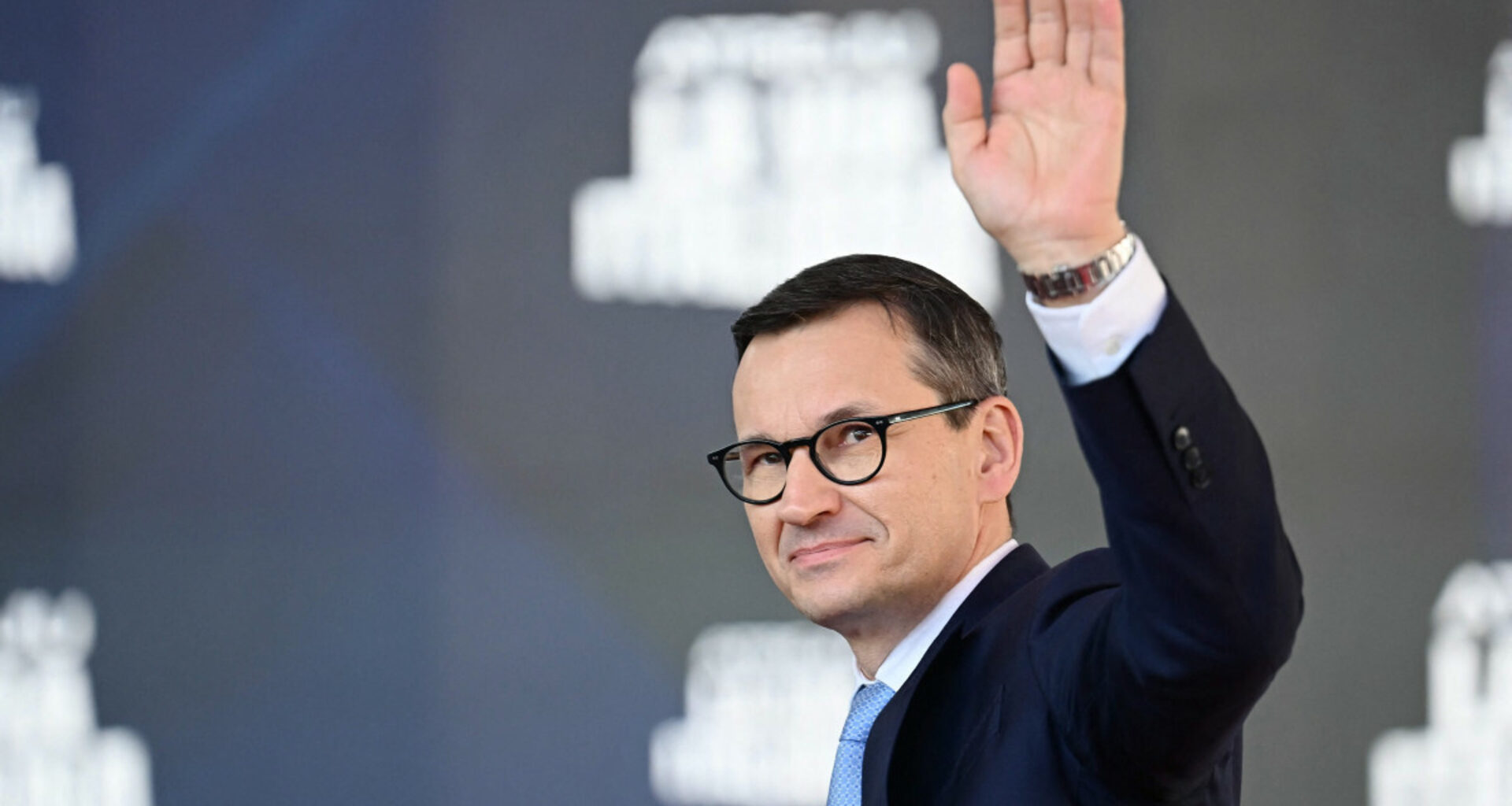 "Polską rządzi polityczny cinkciarz”. Morawiecki reaguje na wpis Tuska