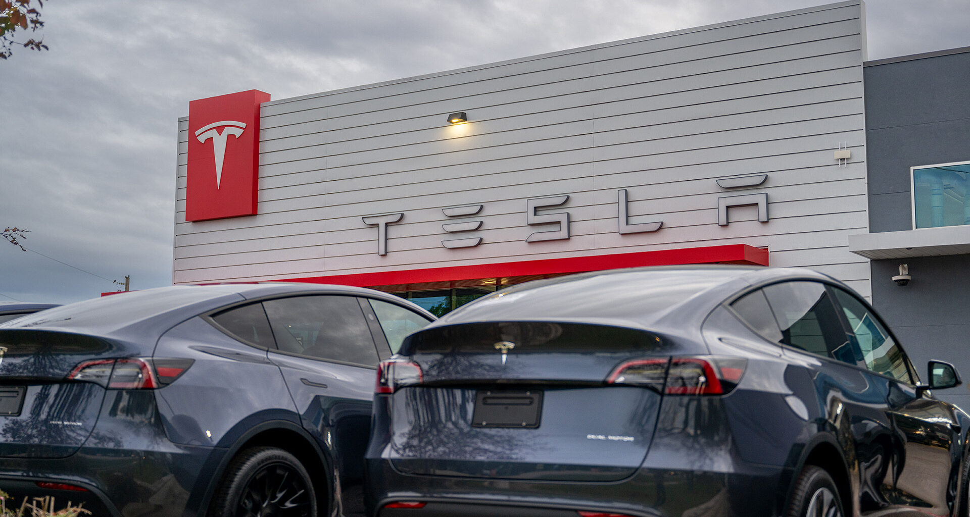 Tesla is lobbying the British government to tighten emissions rules and increase taxes on the country's gas-powered cars.