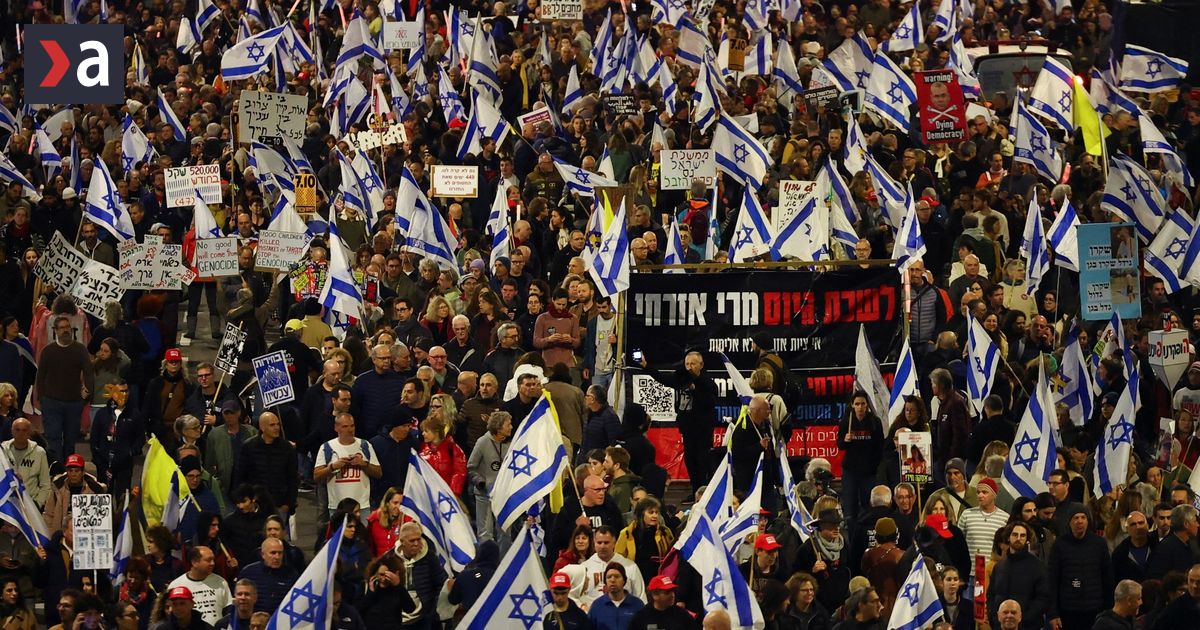 Izraelskí protestujúci žiadajú prepustenie rukojemníkov