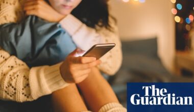 Major increase in young people spending Christmas Day alone in UK