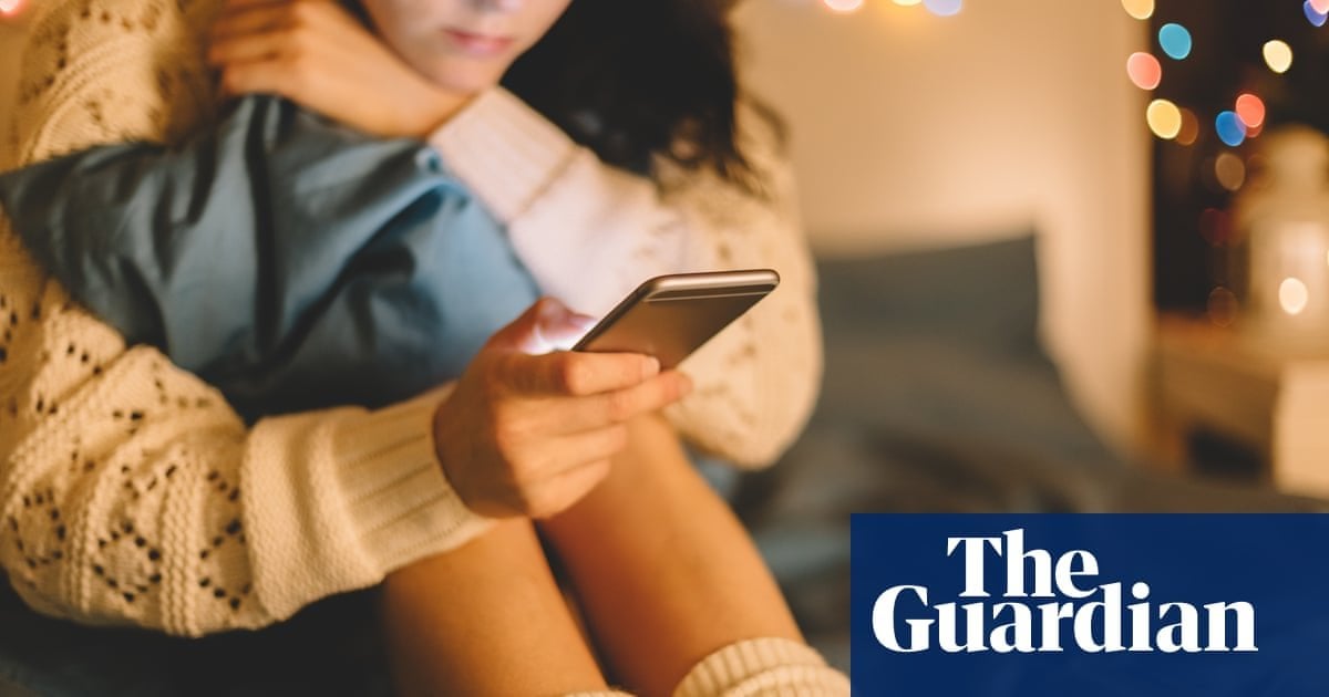 Major increase in young people spending Christmas Day alone in UK