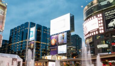 High Growth Tech Stocks In The UK To Watch December 2024