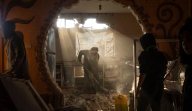 News zu Syrien und Israel: Befreiung der Geiseln laut Katz „näher denn je“ - Politik