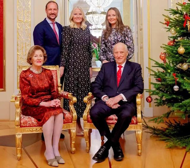 Norway's Royal Family Releases 2024 Christmas Photo