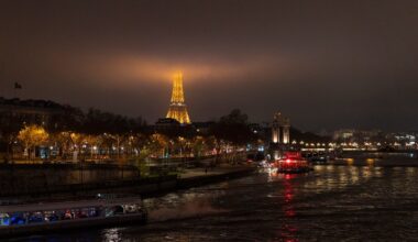 Charting the Global Economy: French Government Topples