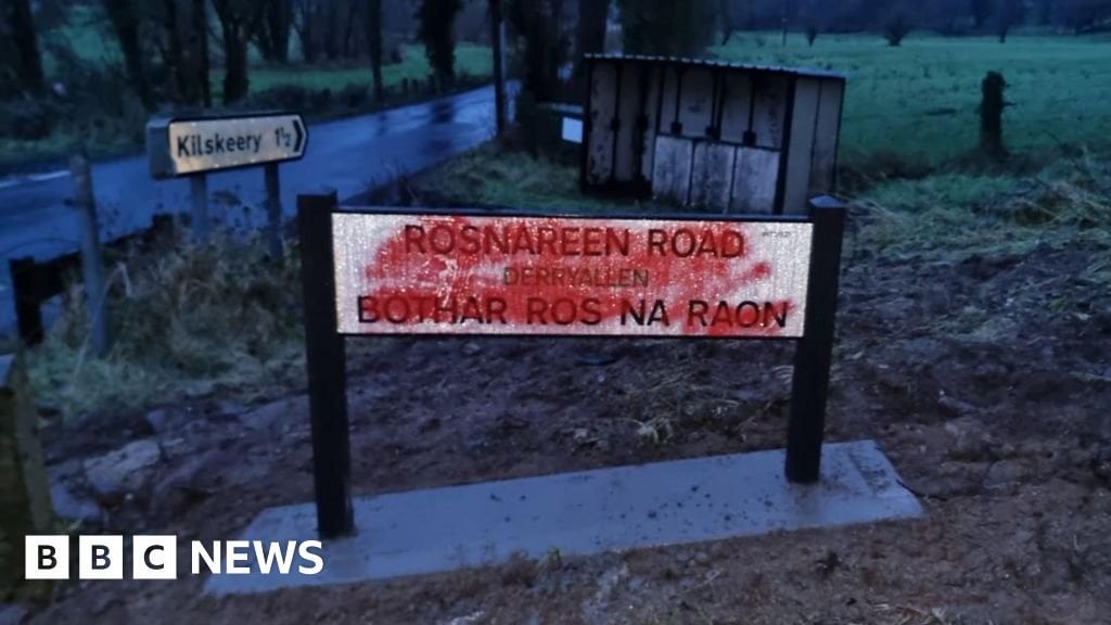 Irish language: Vandalised street signs costing councils £60,000