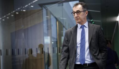 Özdemir schildert Drohungen durch türkische Nationalisten