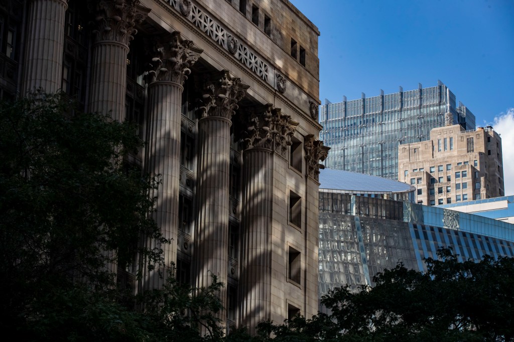 Chicago buildings to run on 100% renewable energy in 2025