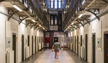 België op de vingers getikt: weer evenveel geïnterneerden in gevangenis als tien jaar geleden