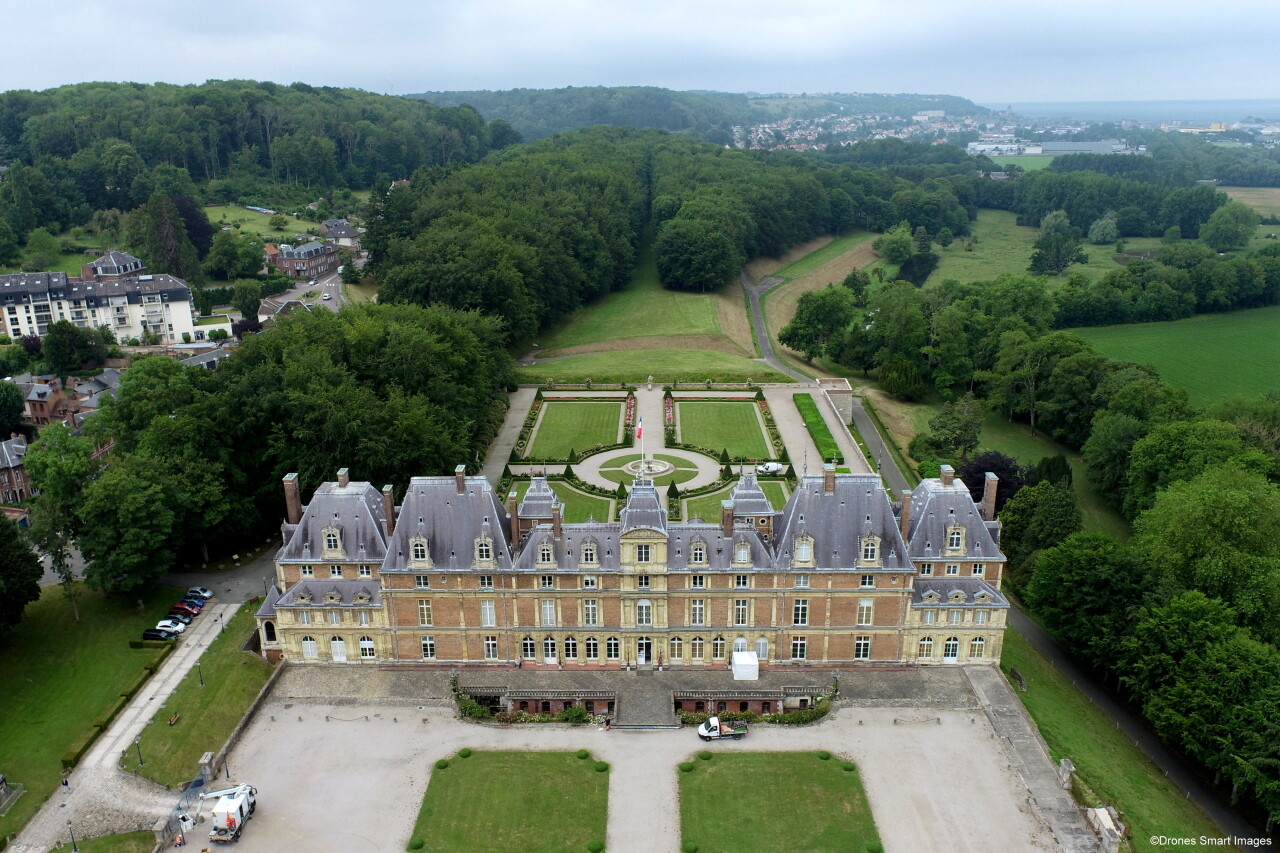 À Eu, le panneau d'entrée de ville a été remplacé par celui d'une autre commune