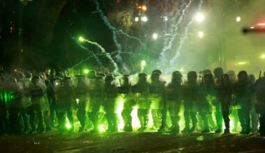 Proteste in Georgien: Tränengas! Polizeigewalt gegen EU-Unterstützer | Politik