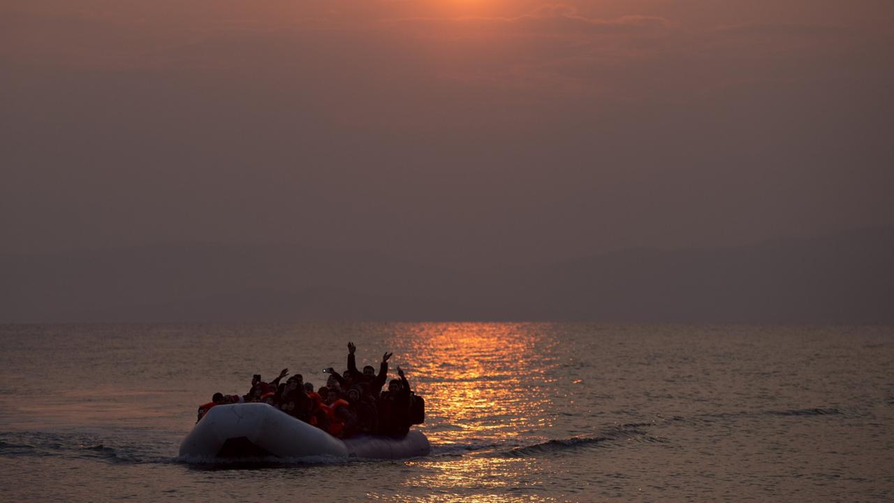 EU-Parlament berät über umstrittene Schlepper-Richtlinie