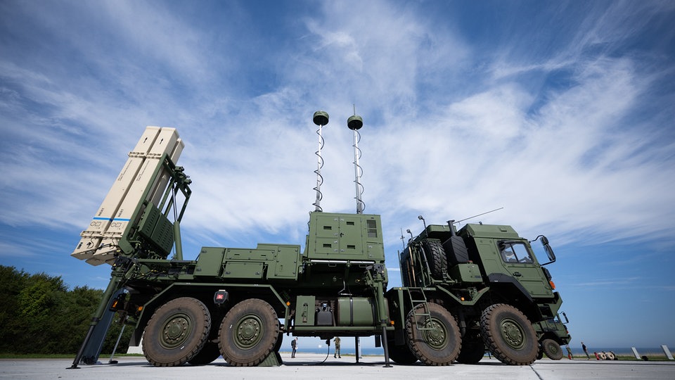 Ukraine-News: Deutschland liefert weiteres Iris-T System