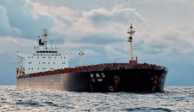 Ermittlungen an Bord des Frachters "Yi Peng" in der Ostsee