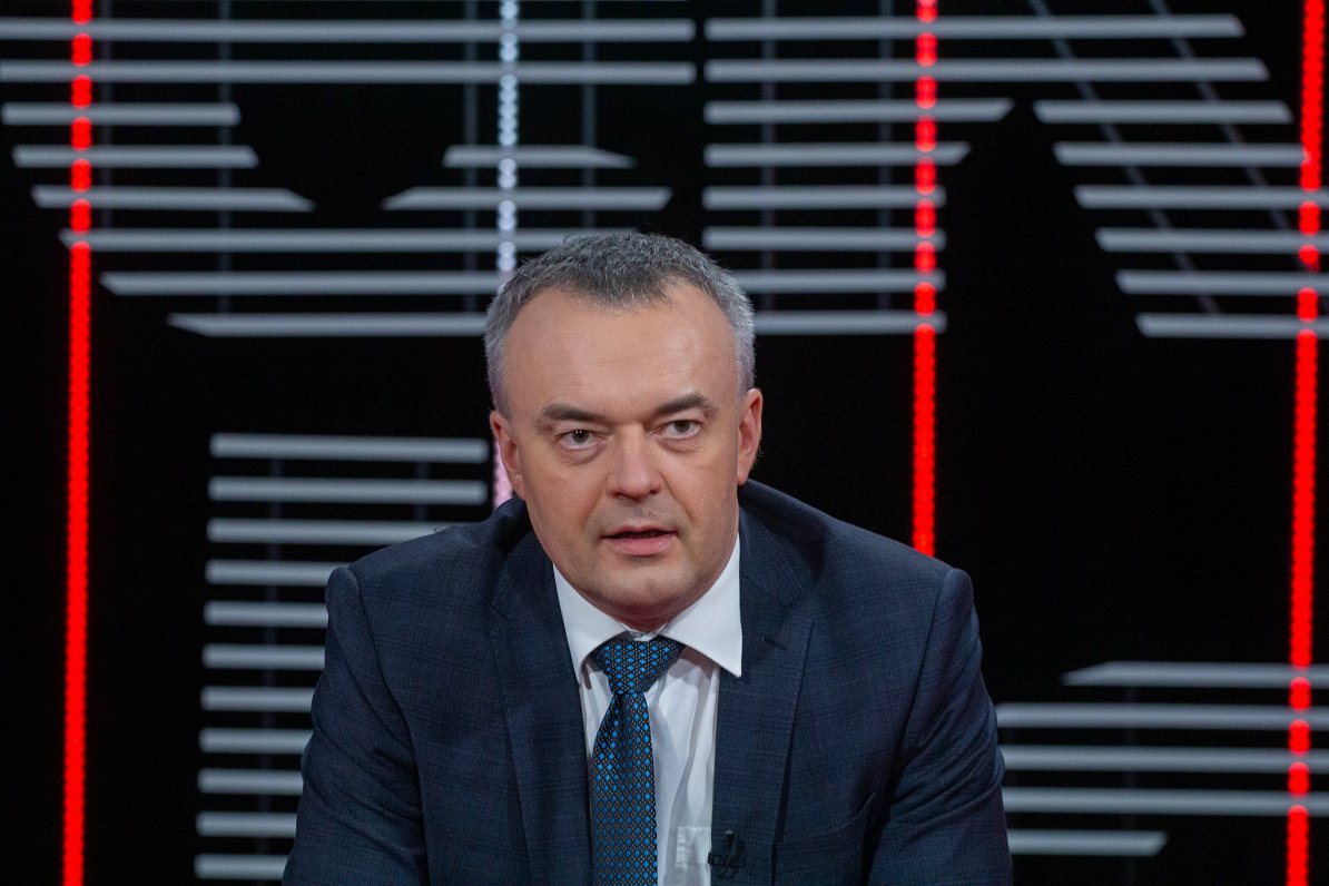 Economist says Latvia's 2025 budget "clever but fragile" / Article