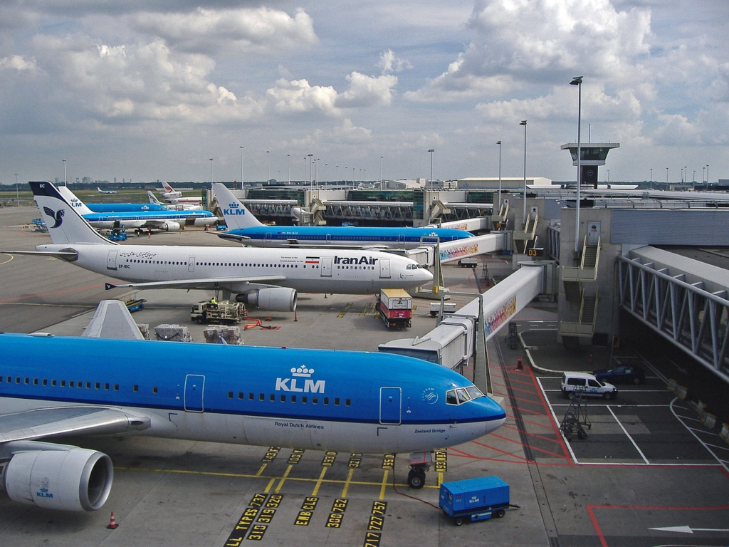  Increased tensions in the Middle East have sparked safety debates among European pilots over flying routes through the region. 