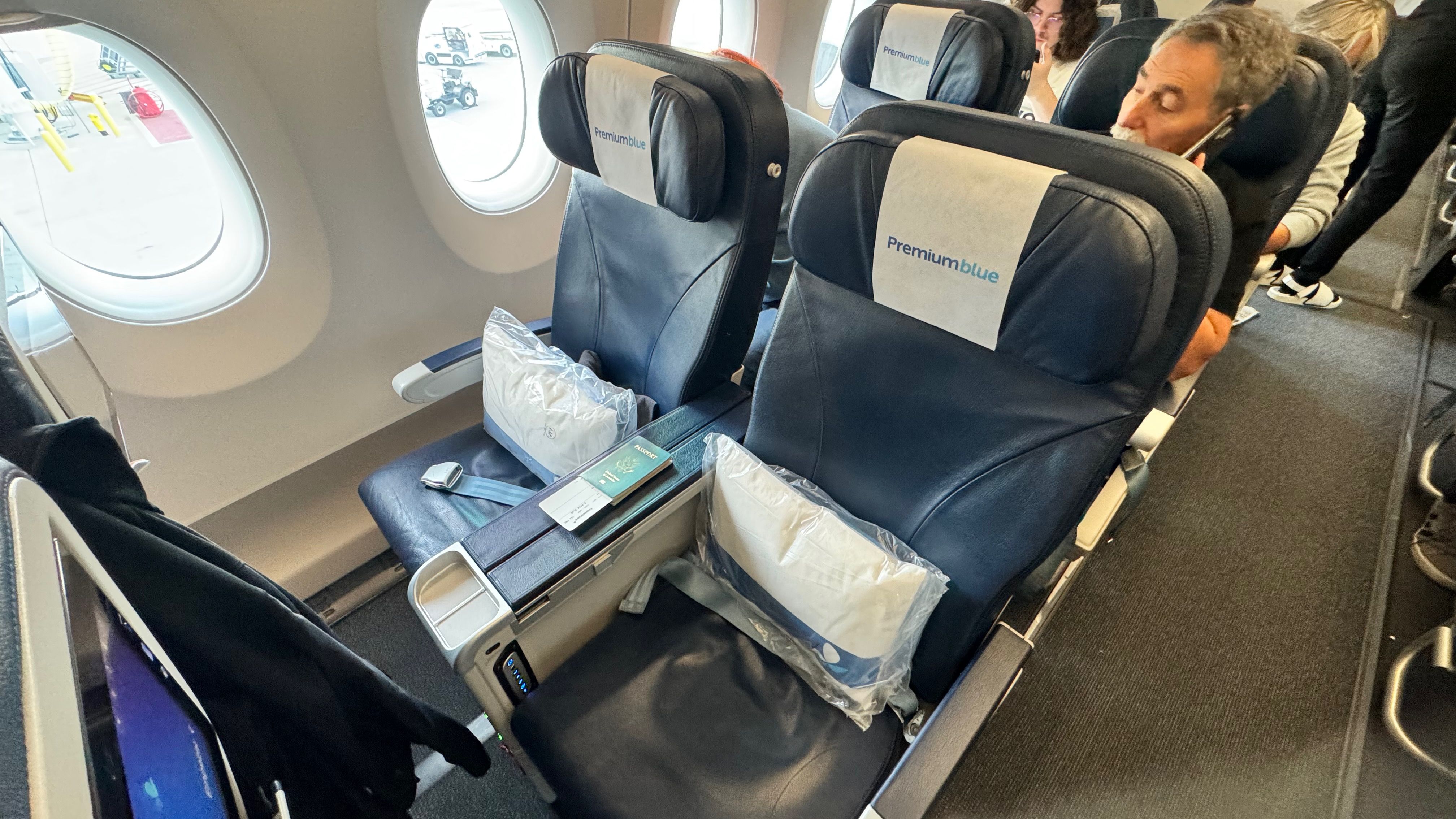 French bee Premium Economy