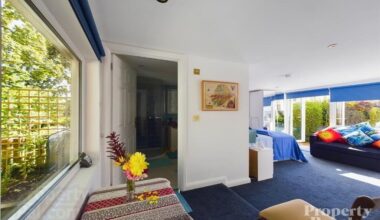 The state of Belfast rentals: Someone's garden office being rented out as a "detatched house" for £875 a month