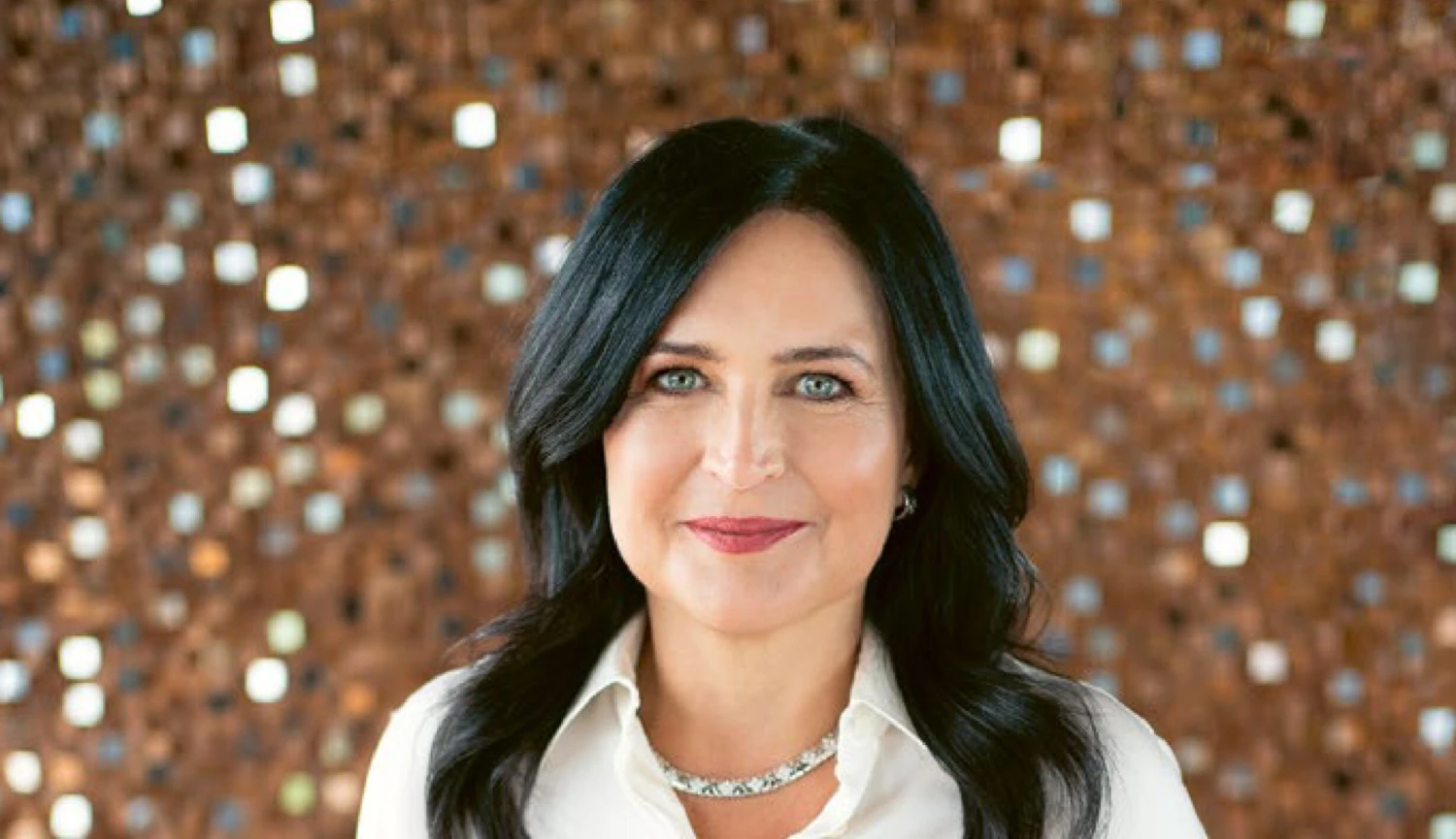 Česko ovládá solidarita. Kellnerová daruje přes dvě stě milionů na pomoc regionům zasaženým povodněmi