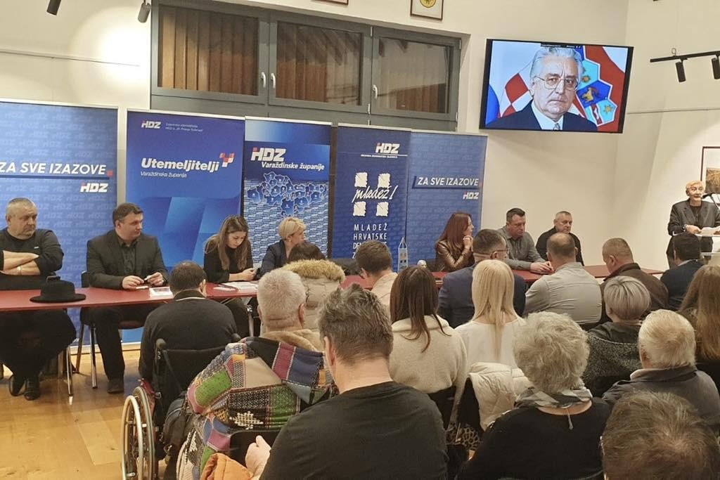 Tata bdije nad budućim liderima