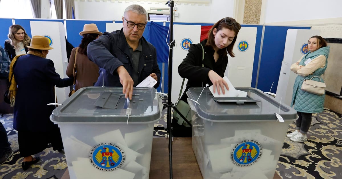 Moldova warns of Russian ‘disruptive’ moves against overseas voting in Sunday’s runoff – POLITICO
