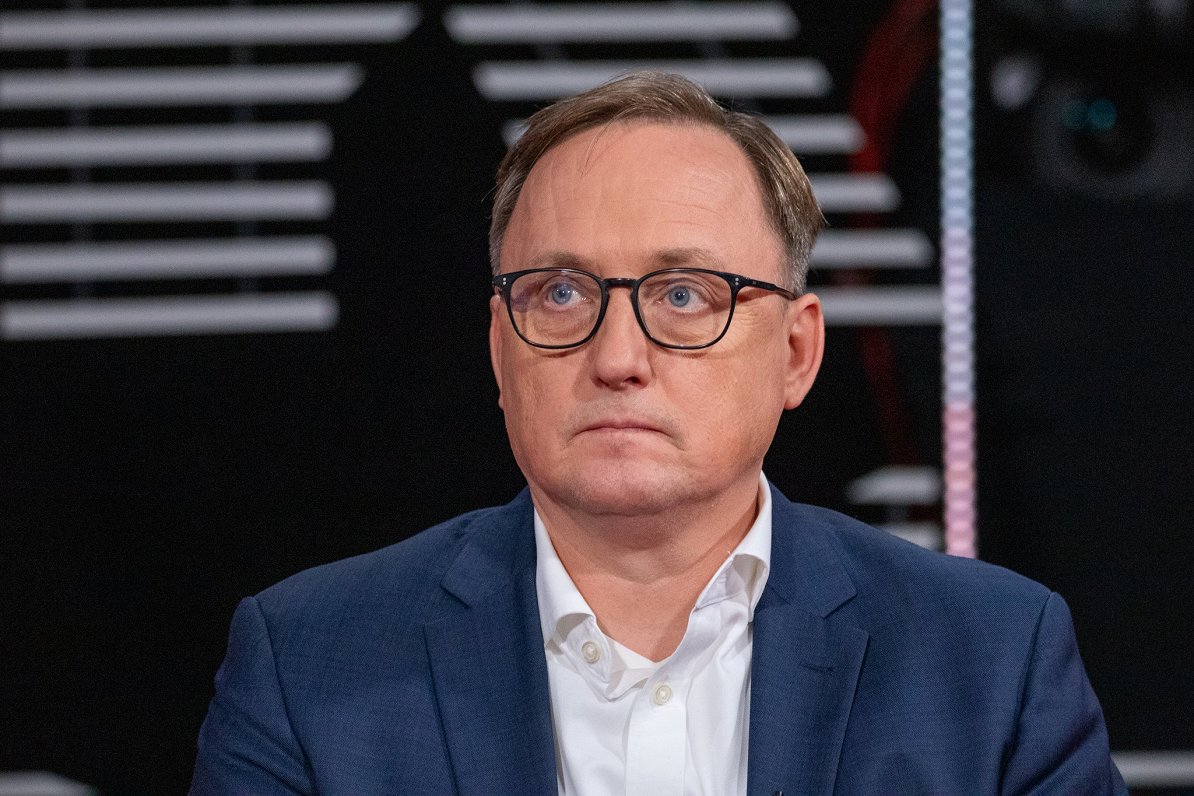 Two coalition parties support Kazāks' second term as Latvian central bank president / Article