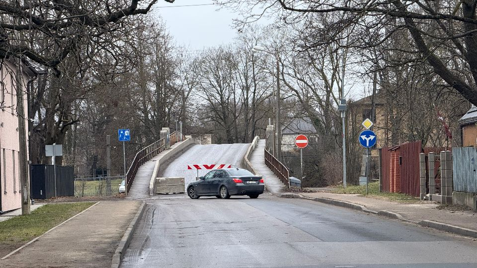 Lack of clarity about closed Pārdaugava bridge demolition plans / Article