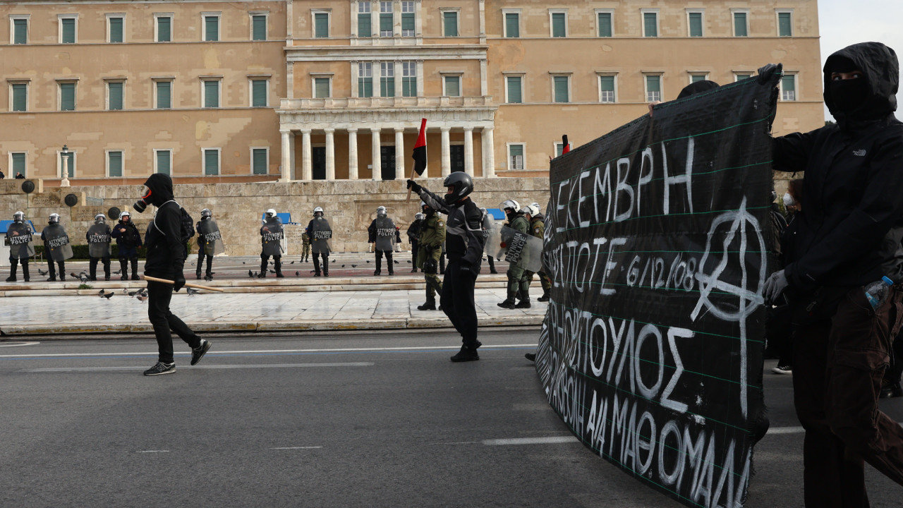 Επέτειος δολοφονίας Γρηγορόπουλου: Έκλεισαν σταθμοί του Μετρό - Νέα πορεία στην Αθήνα