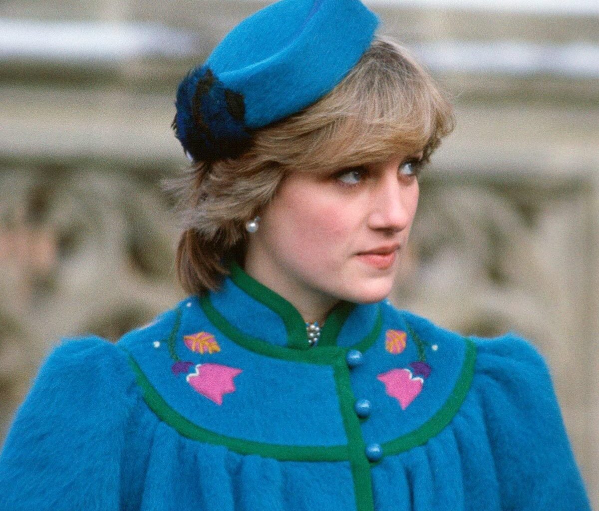The Mortifying Gift Princess Diana Had to Open on Christmas with Everyone Watching