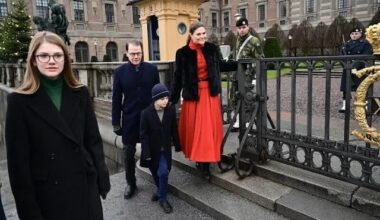 Crown Princess Family Visits Royal Guards on Christmas Eve