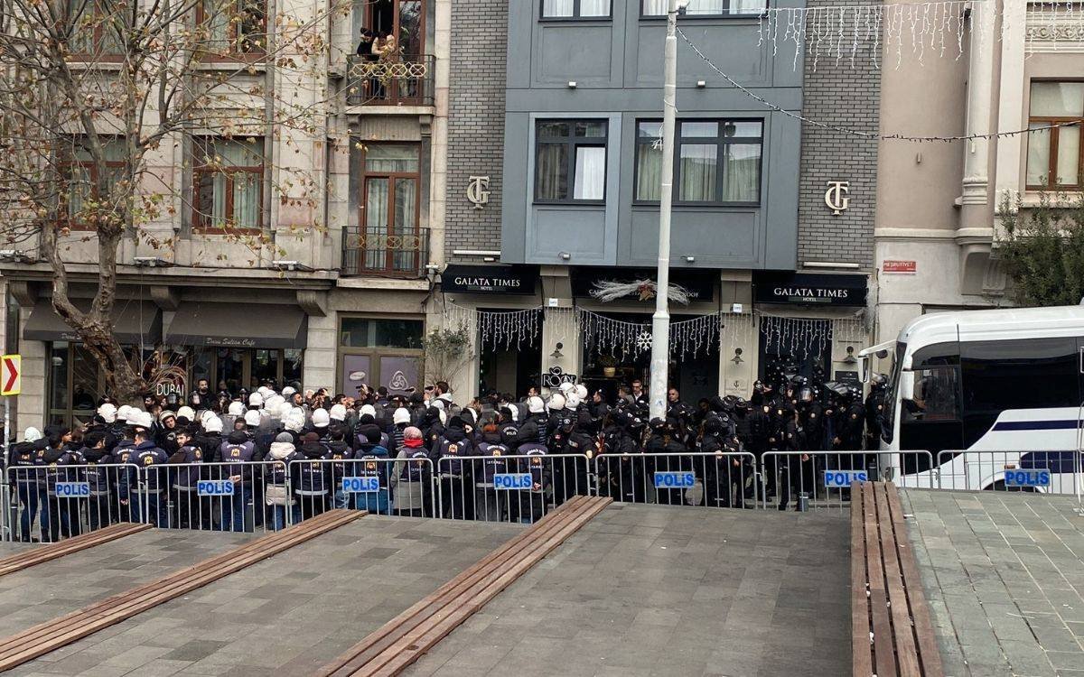 Arrest of 9 protesting Kurdish journalists’ death in Turkish drone strike sparks outrage