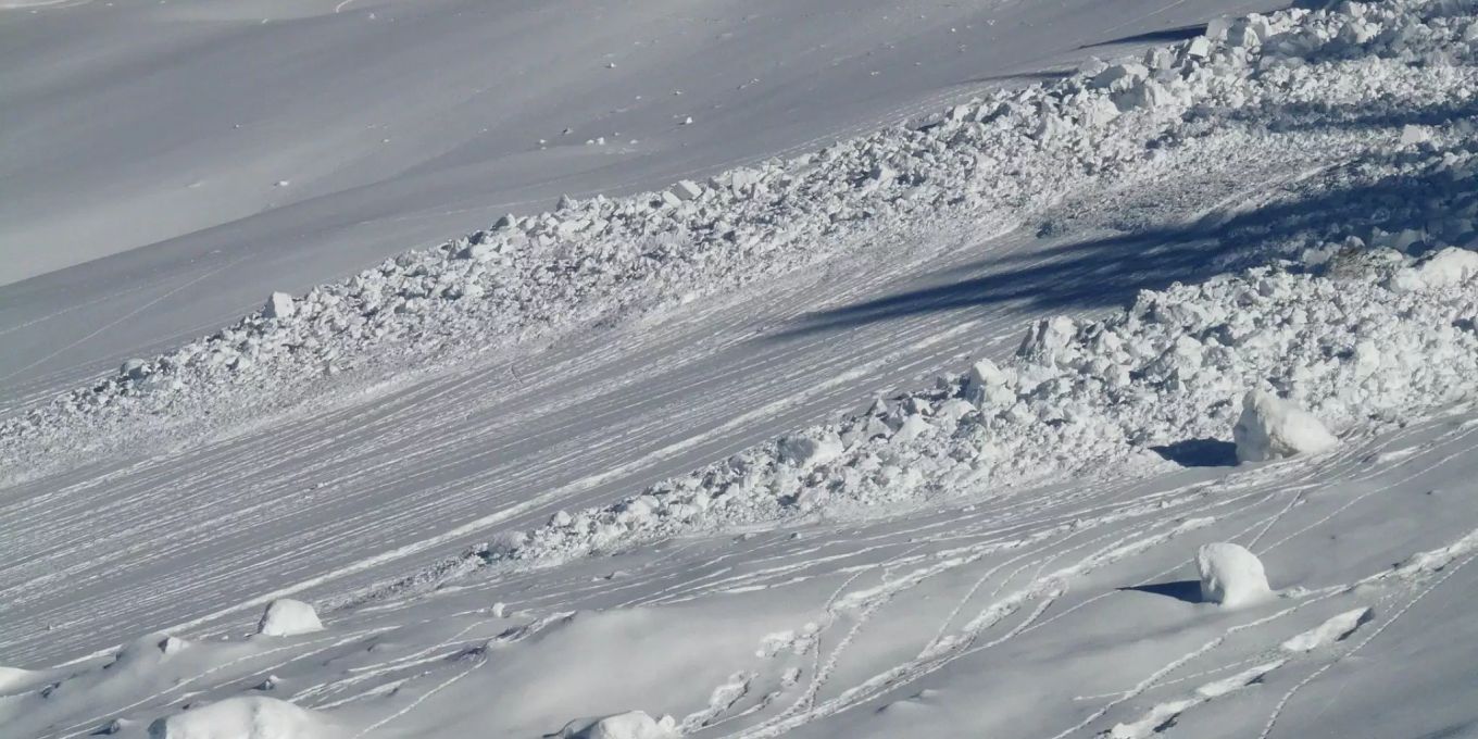 Skifahrer befreit sich in Österreich selbst aus Lawine