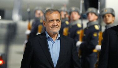 Iranian president arrives in Cairo in 11-year first